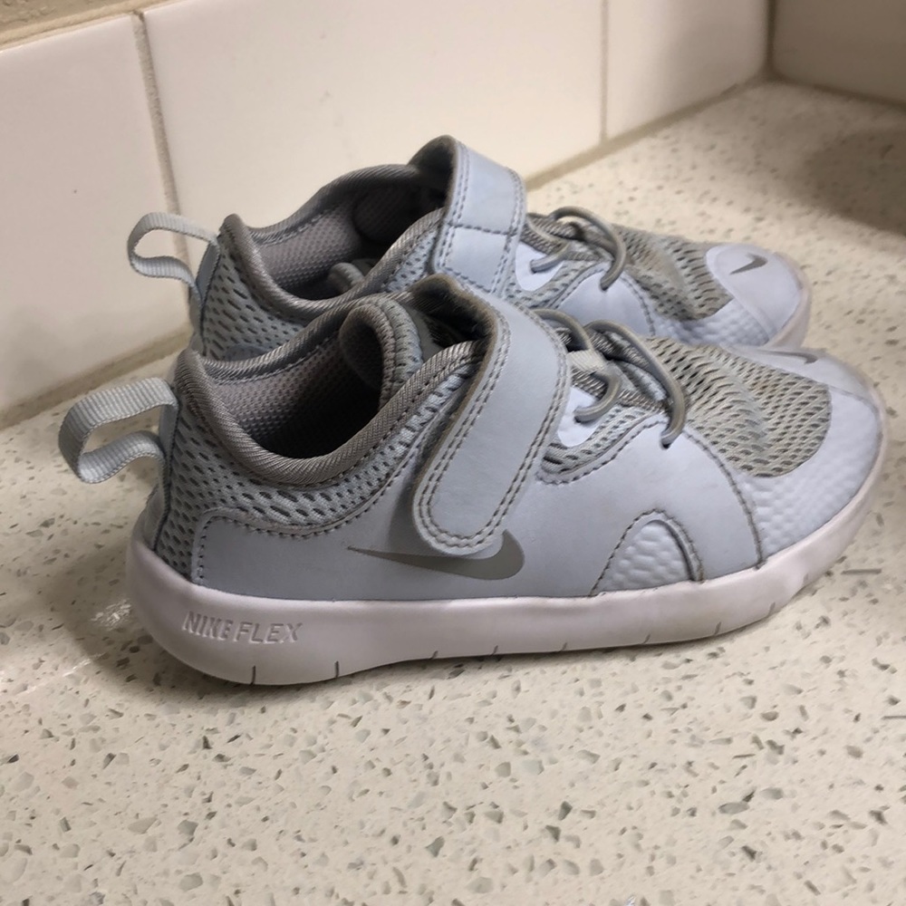 Toddler boys Nike Flex sneakers, baby blue